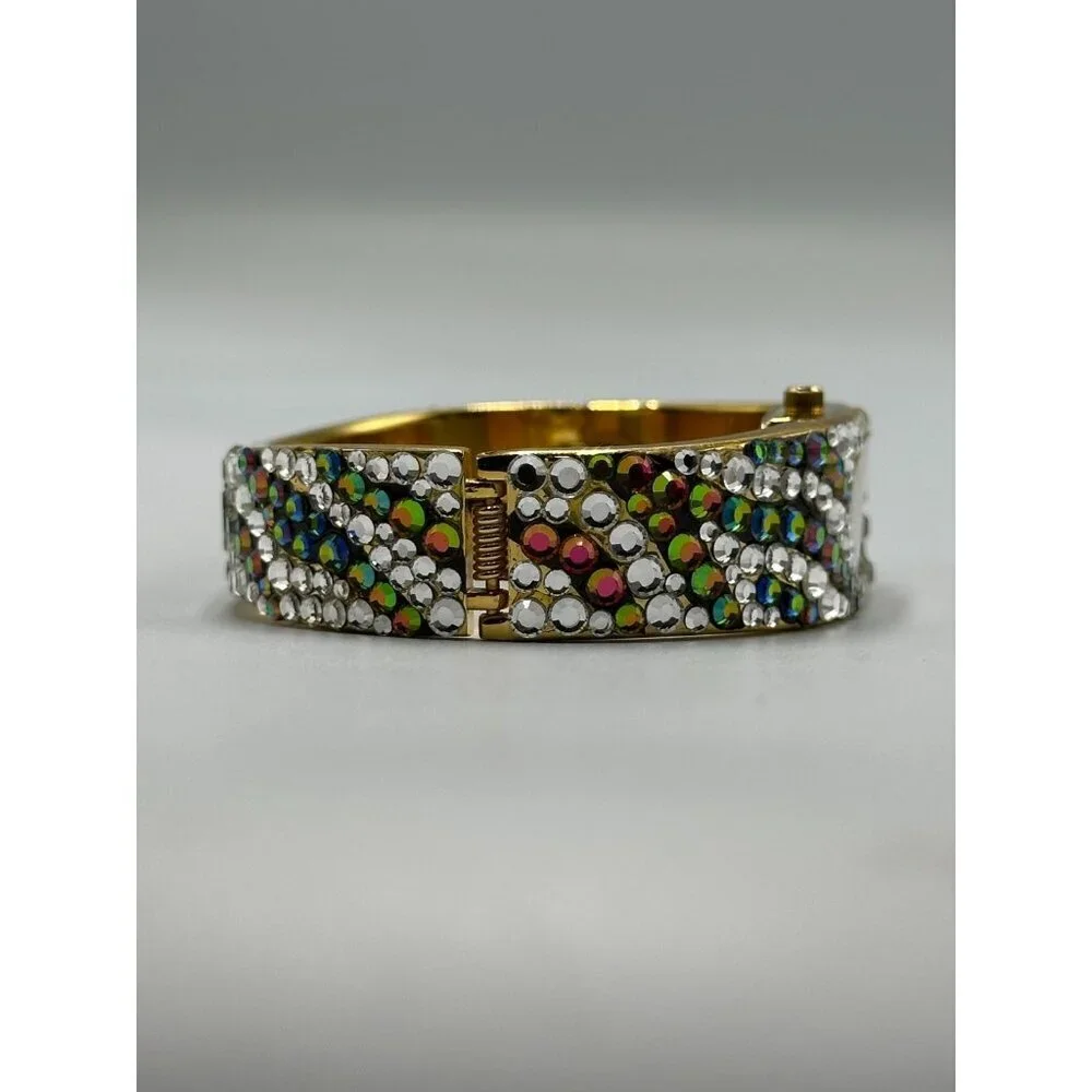 Rhinestone Watch Women Gold Tone Striped Bling Bangle Band New Battery 6.5